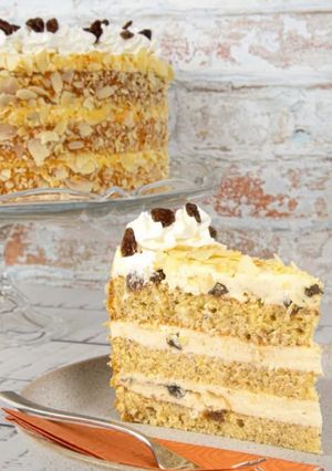Mazsolás túrókrémtorta recept fotója