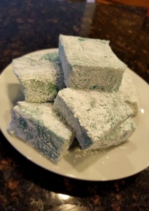 A picture of Chi chi dango / Mochi.