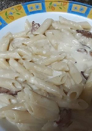 صورة لوصفة مكرونة بالوايت صوص والفراخ