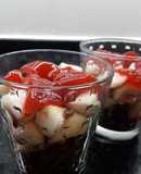 Postre en vaso de peras al borgoña