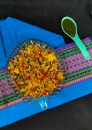 સ્પ્રાઉટ ચાટ (Sprout Chaat Recipe In Gujarati) રેસીપી મુખ્ય ફોટો