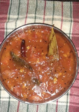 A picture of टमाटर की खट्टी मीठी चटनी.