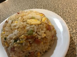 Una foto de Chahan (Yakimeshi) ~Arroz Frito Estilo Japonés~