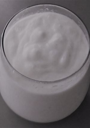 A picture of Banana smoothie with coconut milk.