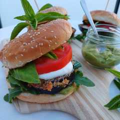 Una foto de Hamburguesa vegetariana a la "parmigiana"