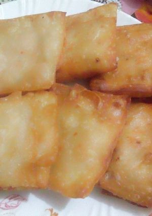 A picture of Creamy cheesy parcels.