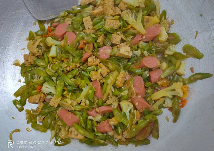 Oseng buncis,kembang kol dan sosis