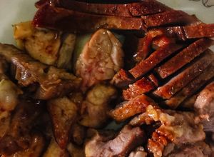 Hình của món Lưỡi heo khìa sa tế ngũ vị.