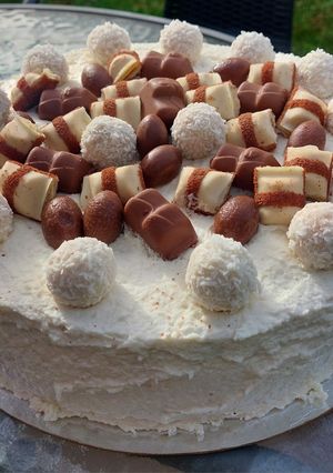 Kókuszos fehércsokis torta recept fotója