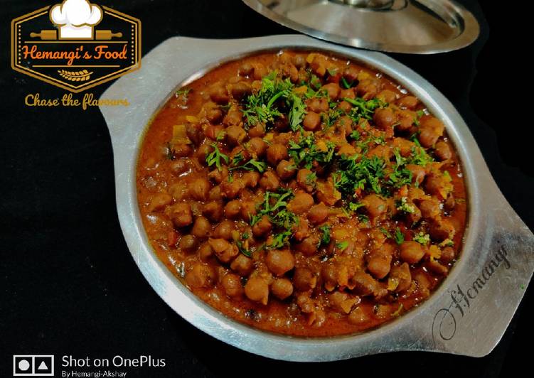 Easy Way to Make Appetizing Dhaba Style Chana Masala