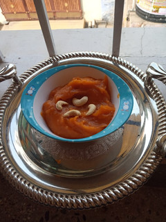 கோதுமை மாவு அல்வா (Kothumai maavu halwa recipe in tamil) செய்முறை முக்கிய புகைப்படம்