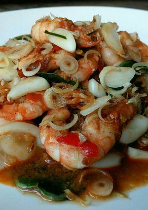 รูปของ กุ้ง-หมึกผัดตะไคร้
