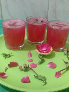 பிரஸ் ரோஸ் பீட்டல் மொக்டெய்ல் செய்முறை முக்கிய புகைப்படம்