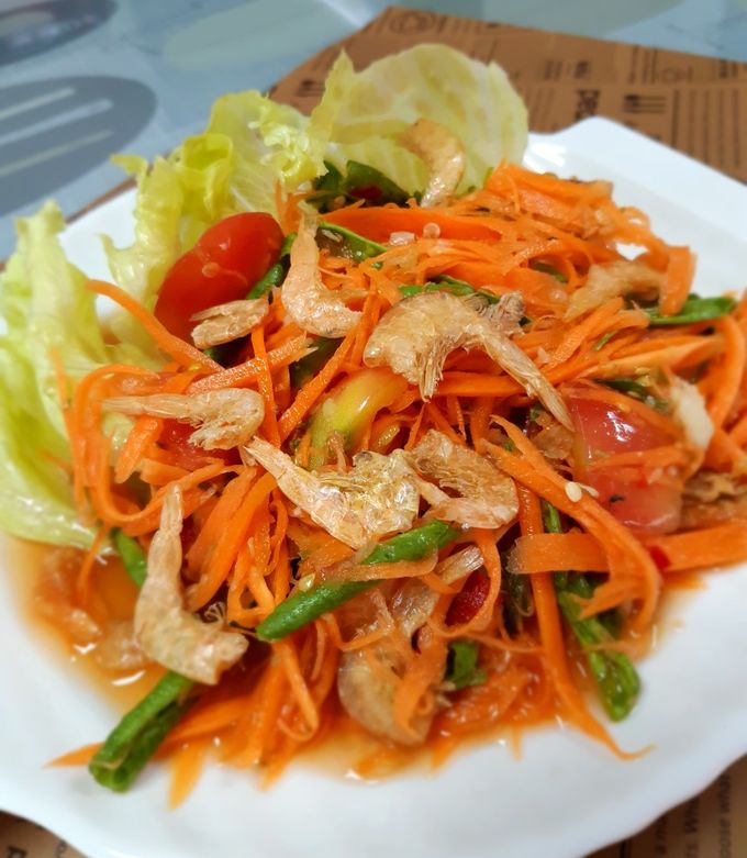 รูปของ ส้มตำแครอทกุ้งเสียบ (แบบคลุกเส้น)
