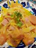 Cebiche de atún en ají amarillo y leche de coco