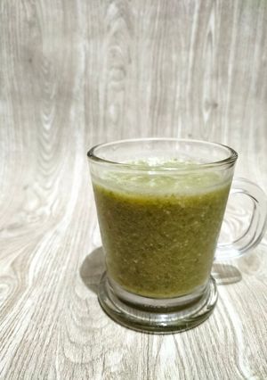 Foto resep Green smoothies (selada, pisang, timun)