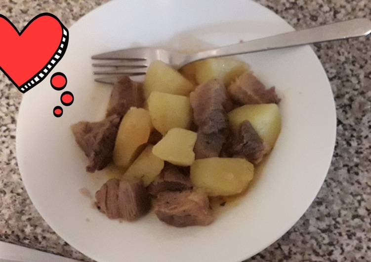 Step-by-Step Guide to Make Award-winning Carne de porco guisada com batatas