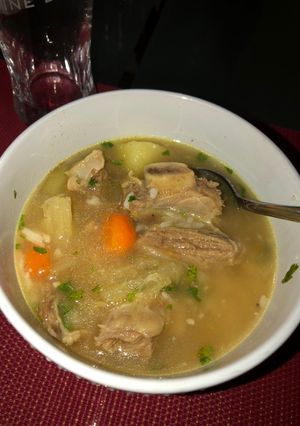 Una foto de Sopa costilla levanta gomas