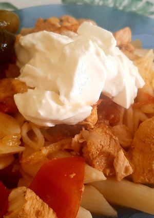 Csirkepörkölt mellhúsból recept fotója