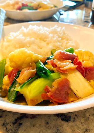 Hình của món Thịt Heo Xông Khói Xào Rau.