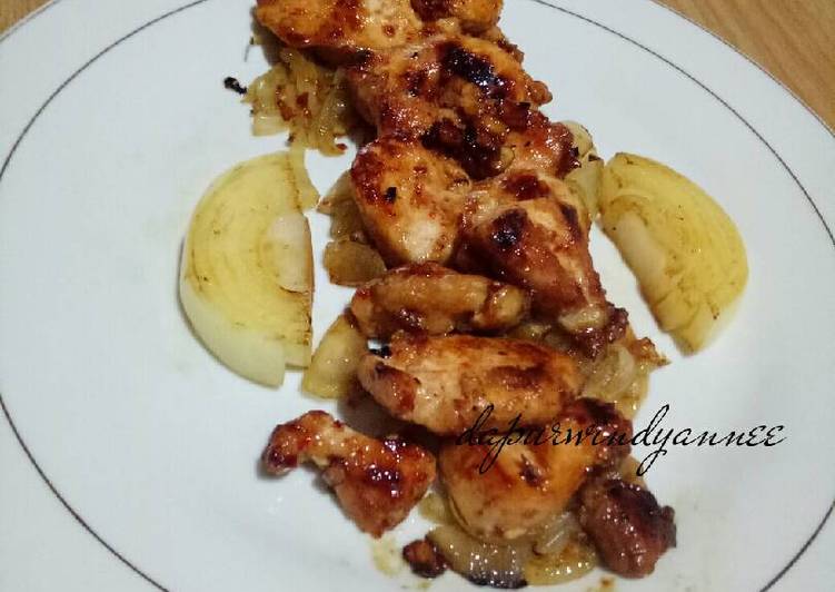 Cara Gampang Menyiapkan Caramelized Chicken Lezat