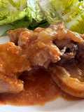 Manos de cerdo en salsa