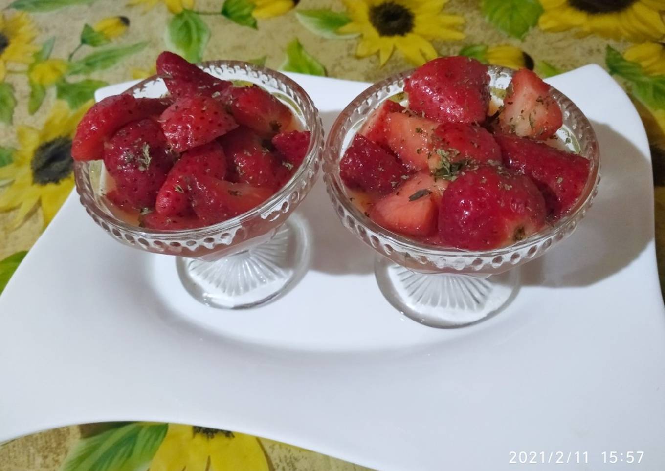 How to Prepare Super Quick Homemade Salade fraise 🍓 au menthe