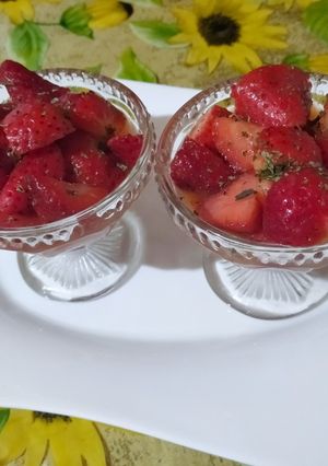 Une photo de Salade fraise 🍓 au menthe