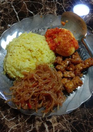 Foto resep Nasi kuning Bumbu Racik (Simple)