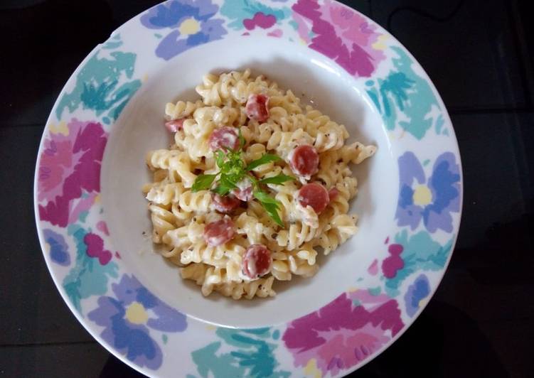 Fusilli Carbonara with Sausage