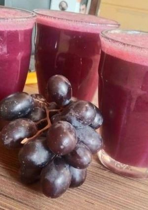 A picture of Black Grapes juice.