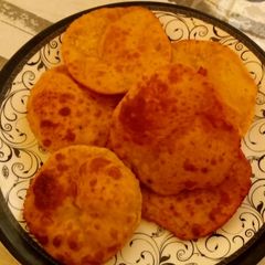 Besan puri A picture of Besan puri.