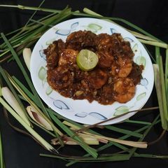 A picture of Lemongrass shrimps prawns.