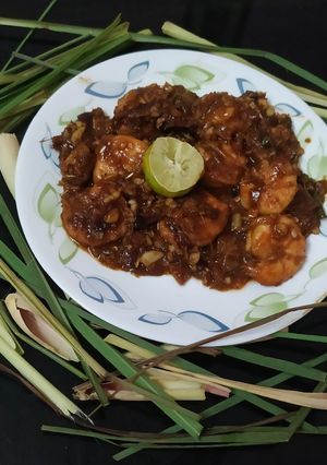 A picture of Lemongrass shrimps prawns.