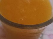 Una foto de jugo de mango