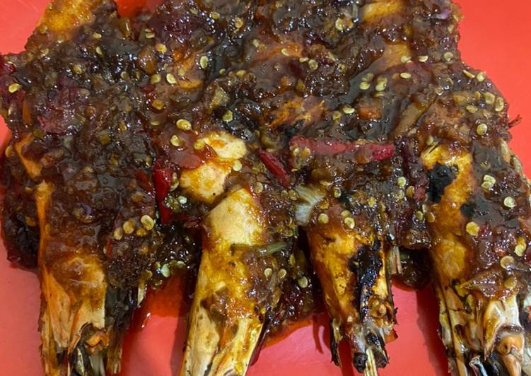 Cara Gampang Menyiapkan Udang Bakar Bumbu Parappe yang Menggugah Selera