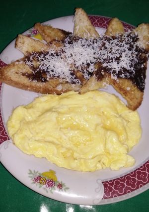 Foto resep Scramble Egg and Cheesy Bread Toast