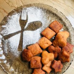 A picture of Meethi tikkiyan.