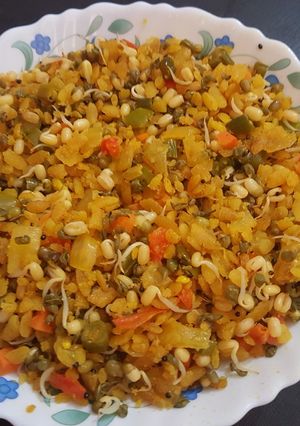 A picture of Healthy vegetable sprouts poha.