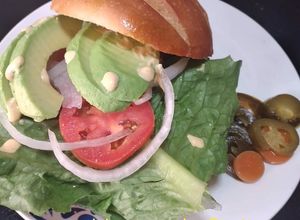 Una foto de Torta de pierna adobada especial
