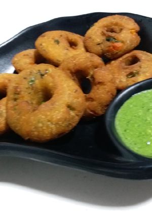 ઇન્સ્ટન્ટ વડા (Instant Vada Recipe In Gujarati) રેસીપી મુખ્ય ફોટો