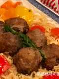 Stir-Fried Instant Noodles with Stuffed Mushrooms