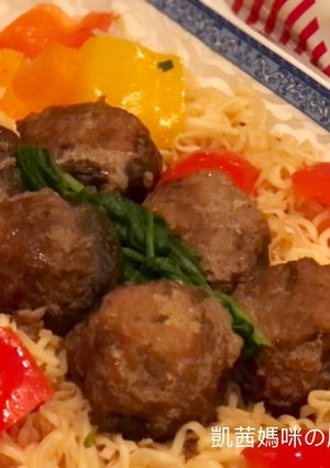 A picture of Stir-Fried Instant Noodles with Stuffed Mushrooms.