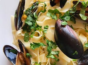 Una foto de Fettuccini con choritos