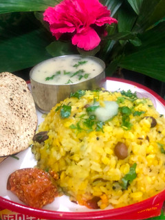 मिक्स डाळींची खिचडी (mix daliche khichdi recipe in marathi) रेसिपी चे मुख्य फोटो