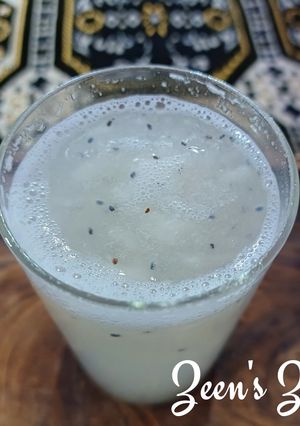 A picture of Sun Melon Juice with Basil Seeds.