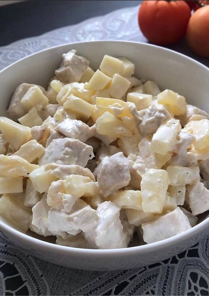 Салат з ананасом