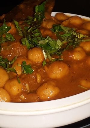A picture of Chole (Chickpea Curry).