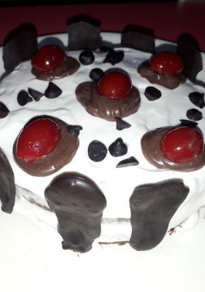 A picture of Eggless chocolate cake without oven.
