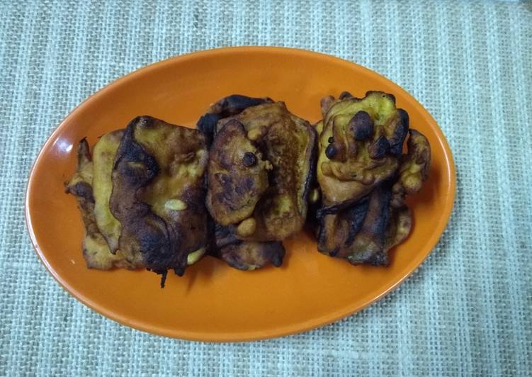 Recipe of Super Quick Homemade Beguni(fried brinjal)